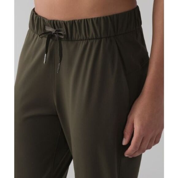 Lululemon On the Fly Pant 28" Women's Sz. 4 - Picture 2 of 8